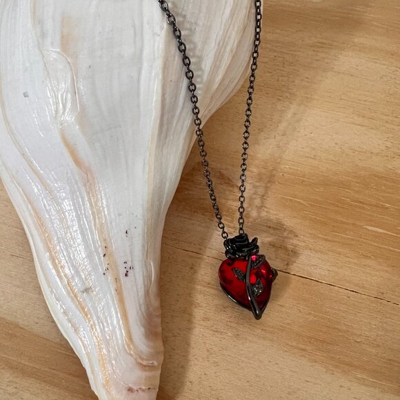 Black Rose on‎ Red Crystal Necklace for Women’s Alloy Pendant - Picture 5 of 6